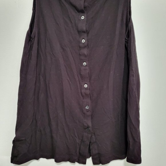 5/$15 Women's sleeveless blouse - Picture 3 of 8